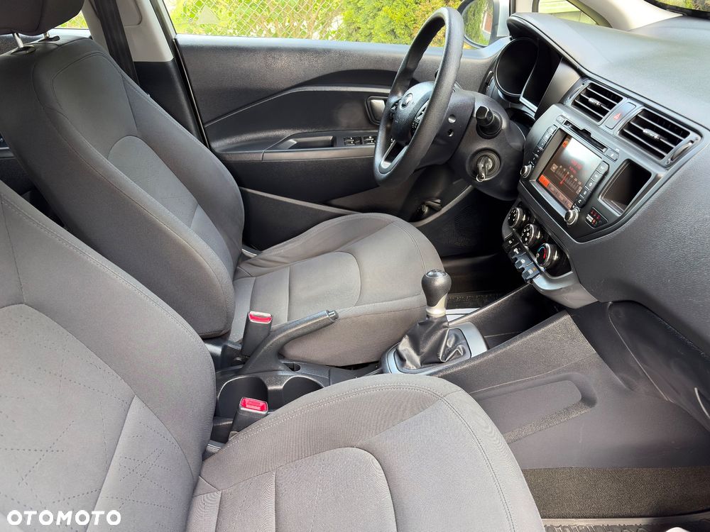 Kia Rio 1.2 L - 9