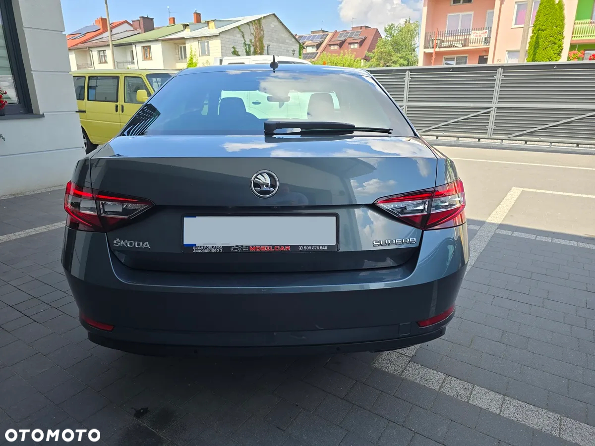 Skoda Superb 2.0 TDI Ambition DSG7 - 10