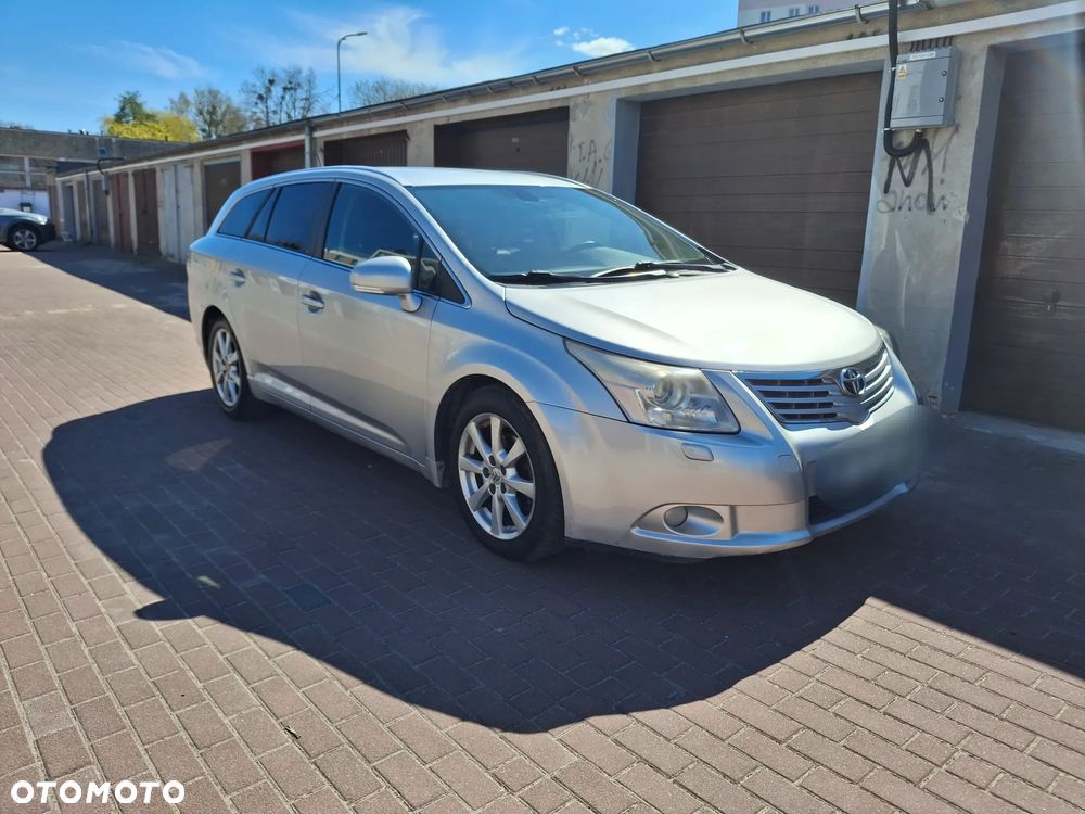 Toyota Avensis 2.0 D-4D Premium - 2
