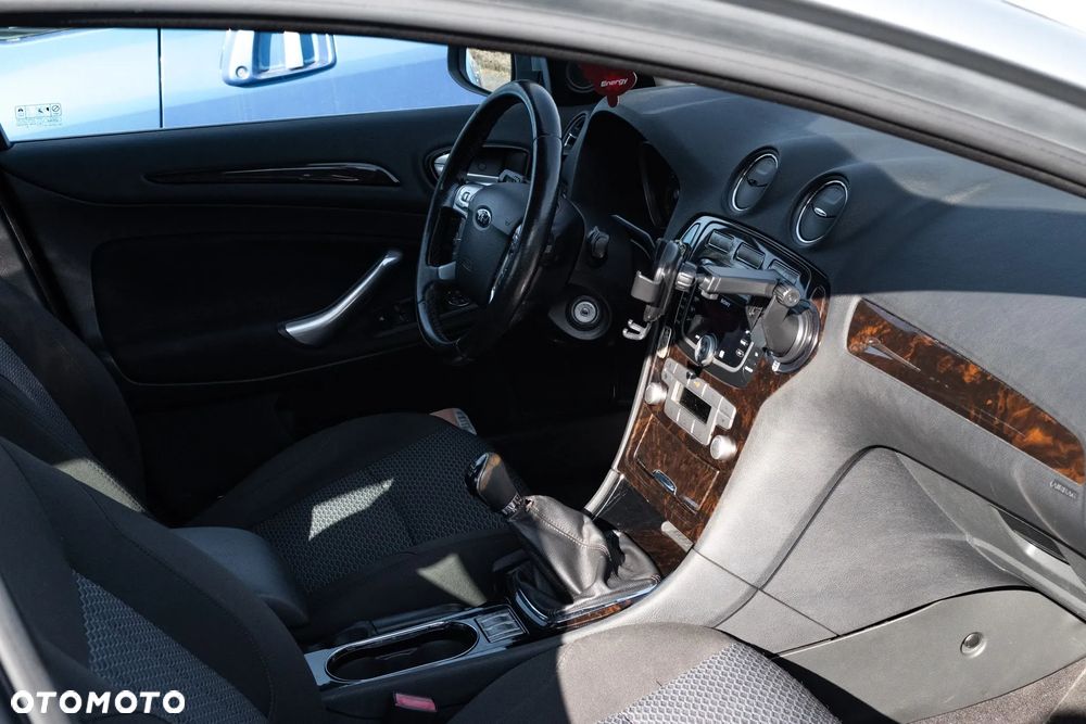 Ford Mondeo 2.0 Trend / Trend+ - 14