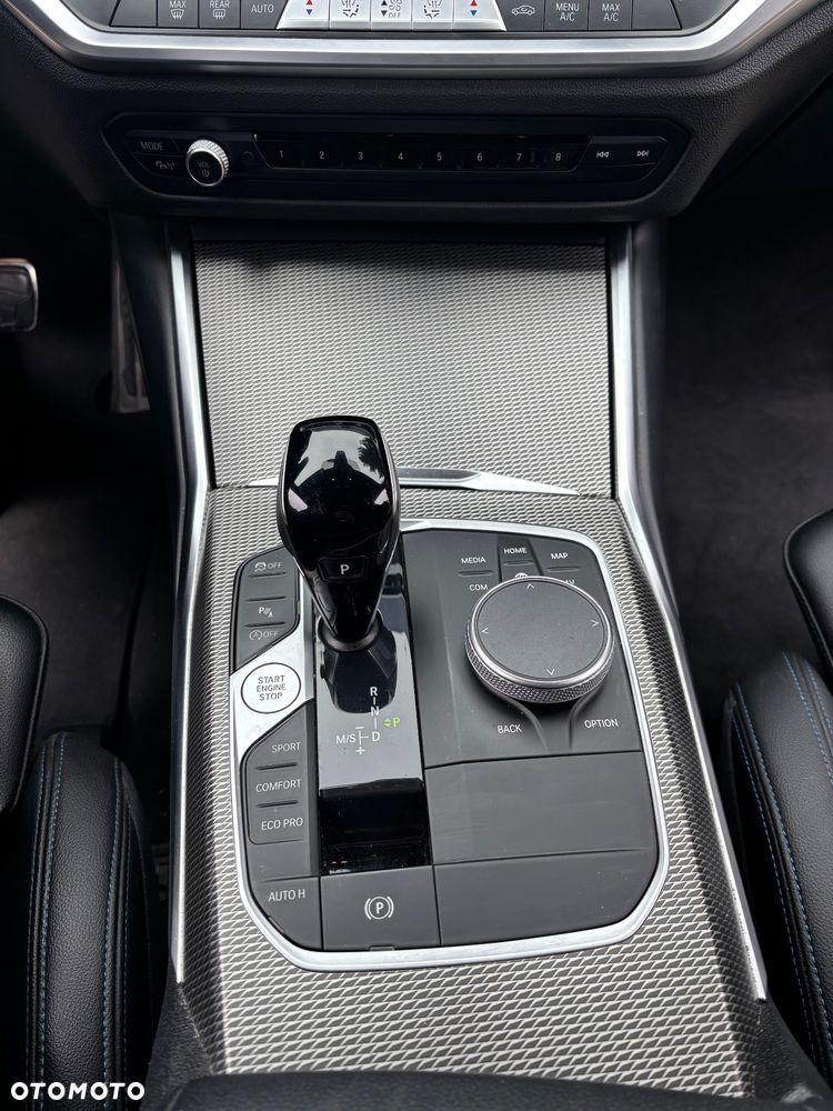 BMW Seria 3 320i - 13