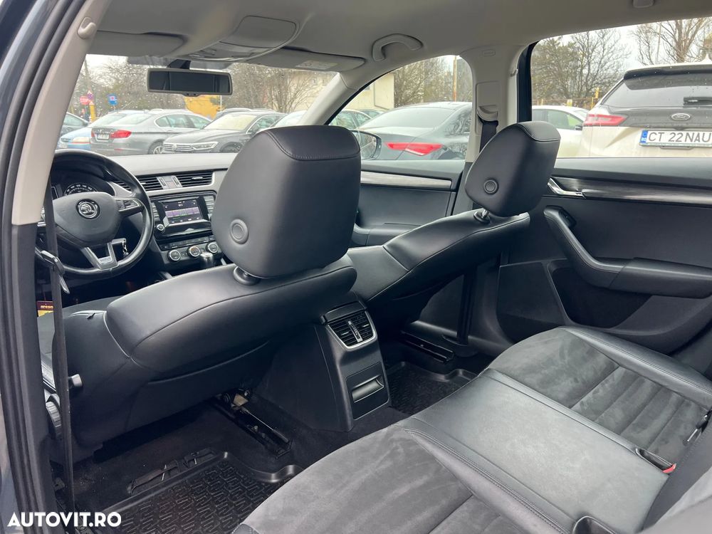 Skoda Octavia 2.0 TDI 4x4 DSG Scout - 16