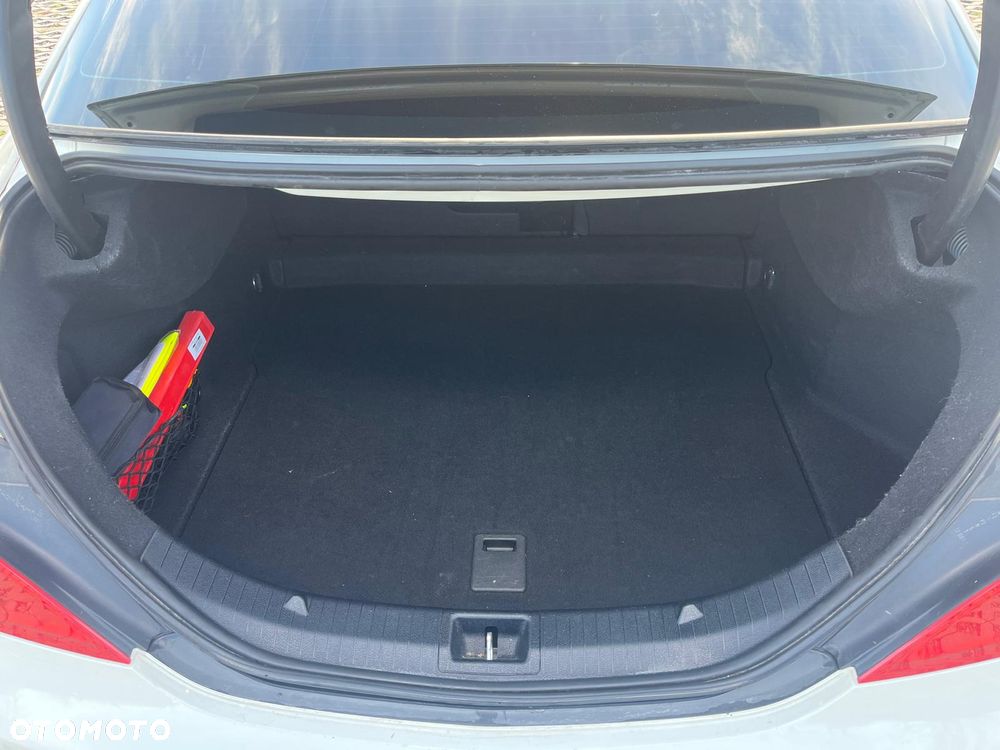 Mercedes-Benz CLA 250 4Matic 7G-DCT Sport - 24