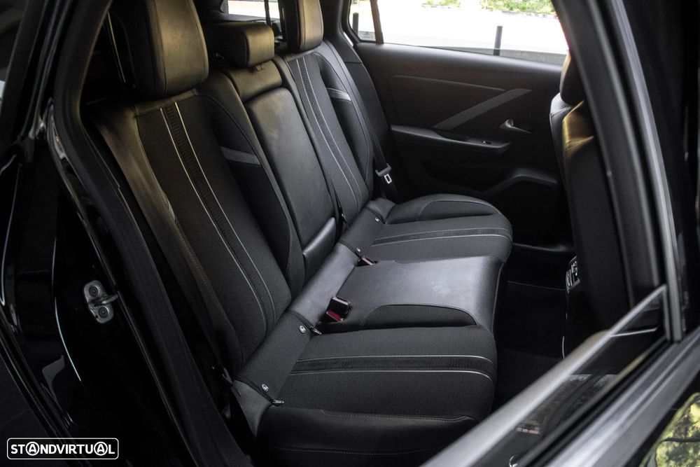 Opel Astra Sports Tourer 1.2 Turbo Auto GS Line - 28