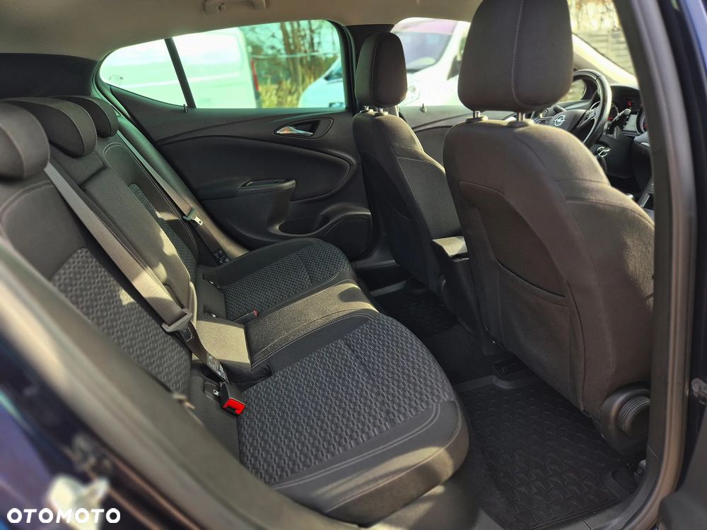 Opel Astra 1.4 Turbo Business - 23