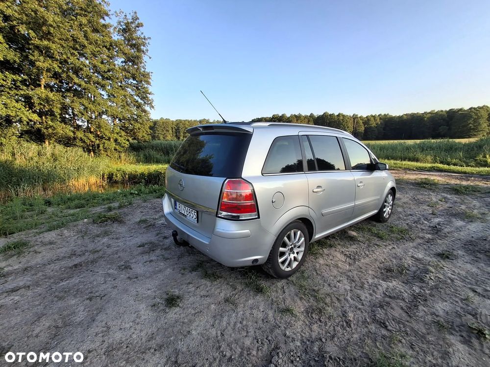 Opel Zafira 1.8 Cosmo - 22