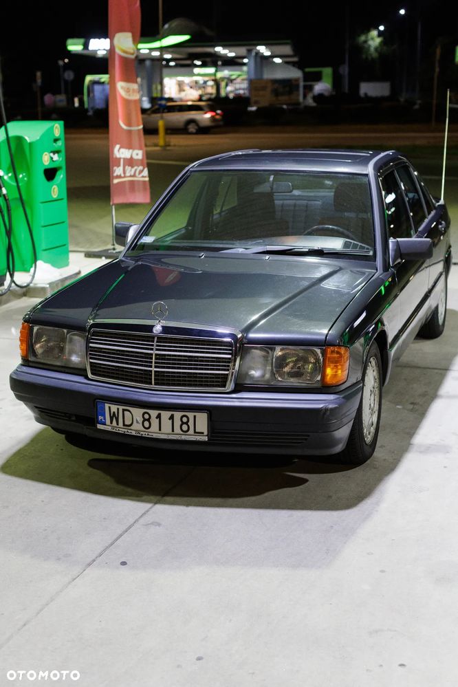Mercedes-Benz W201 (190) - 4