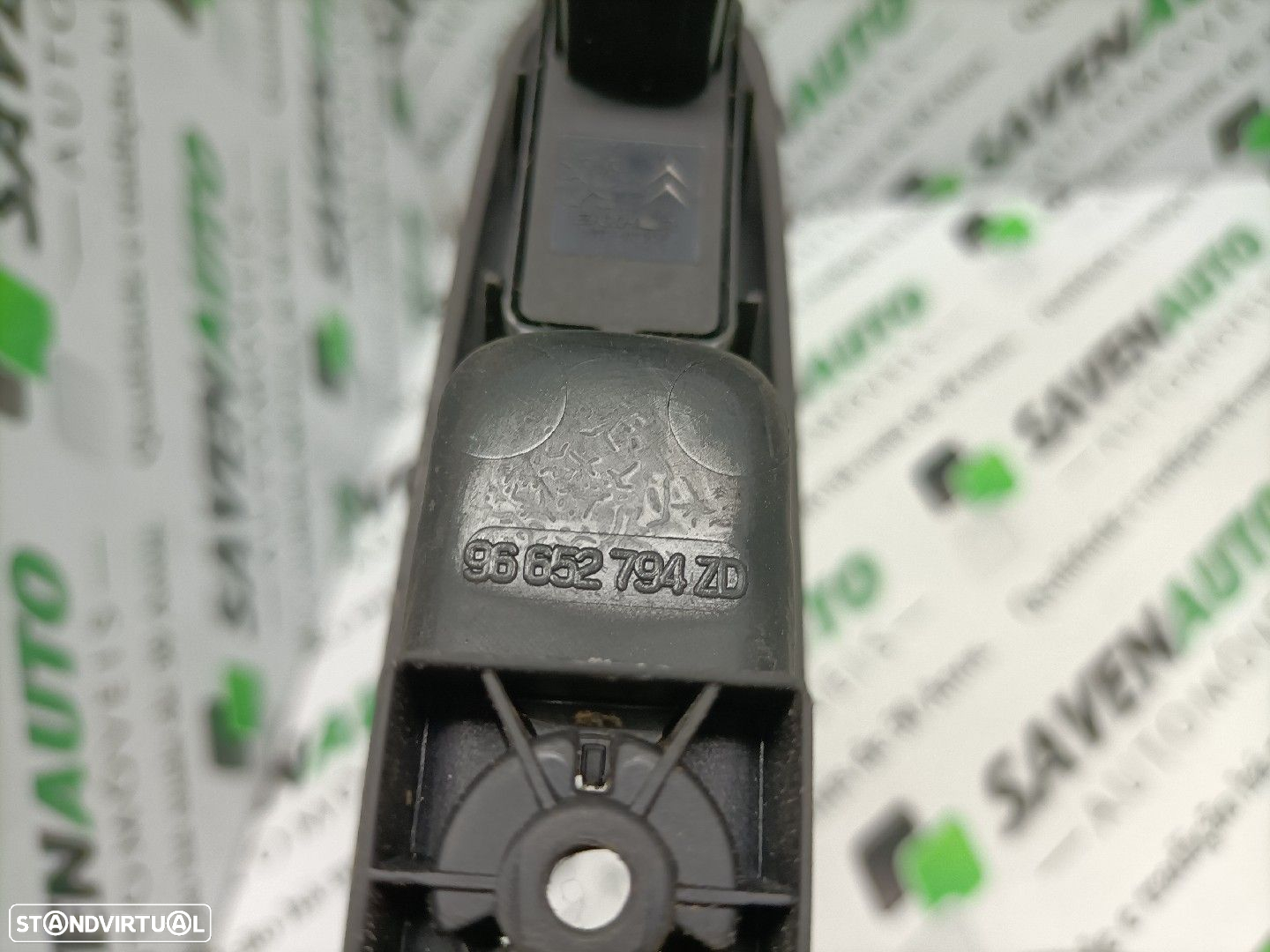 Botão / Botões / Comutador Vidro Dto Peugeot 3008 Veículo Multiuso (0U - 3