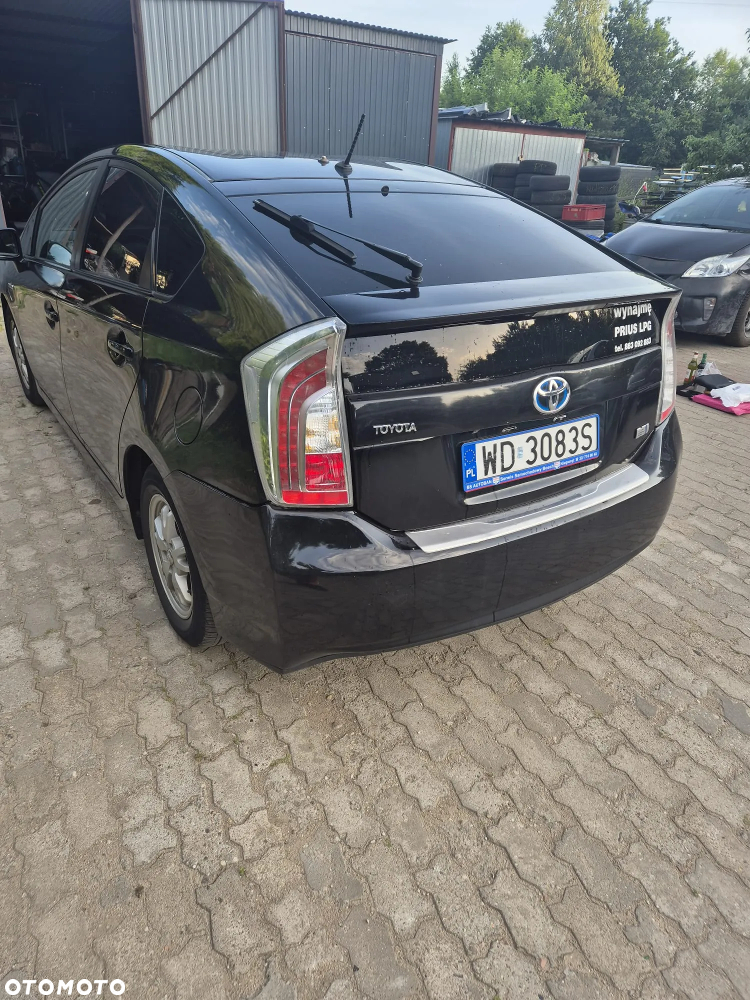 Toyota Prius (Hybrid) - 2