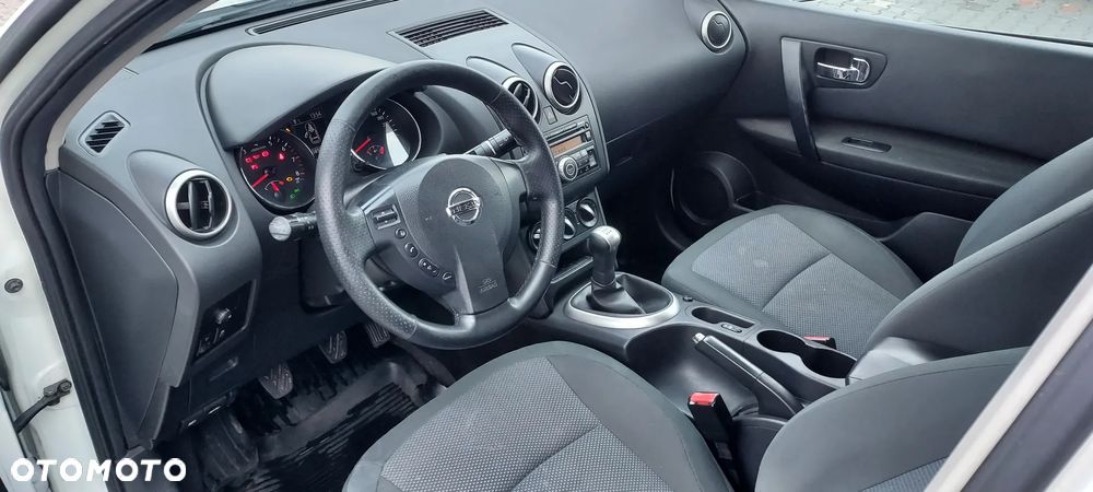 Nissan Qashqai 1.6 Visia - 11