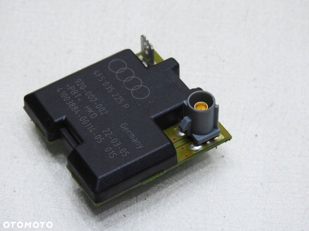 WZMACNIACZ ANTENY PRAWY TYŁ AUDI A6 C6