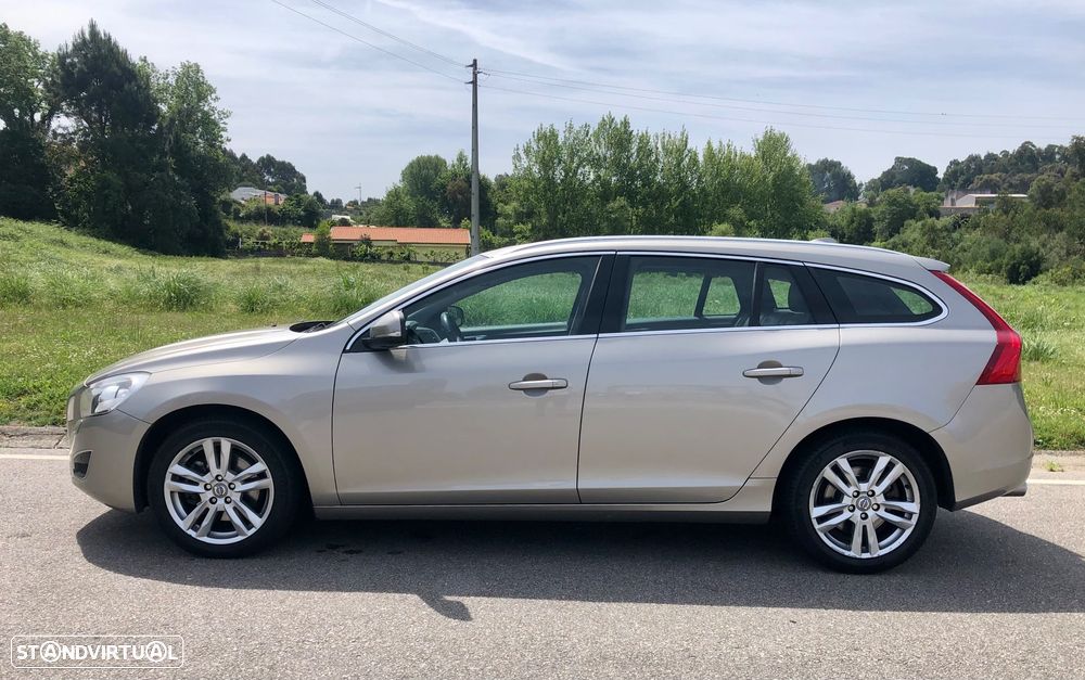 Volvo V60 2.0 D3 Summum - 3