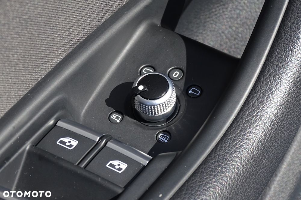 Audi A4 Avant 40 TFSI quattro S tronic advanced - 23