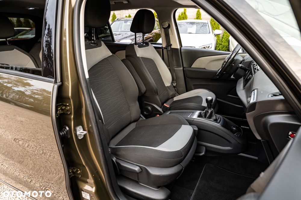 Citroën C4 Picasso e-HDi 115 Seduction - 24