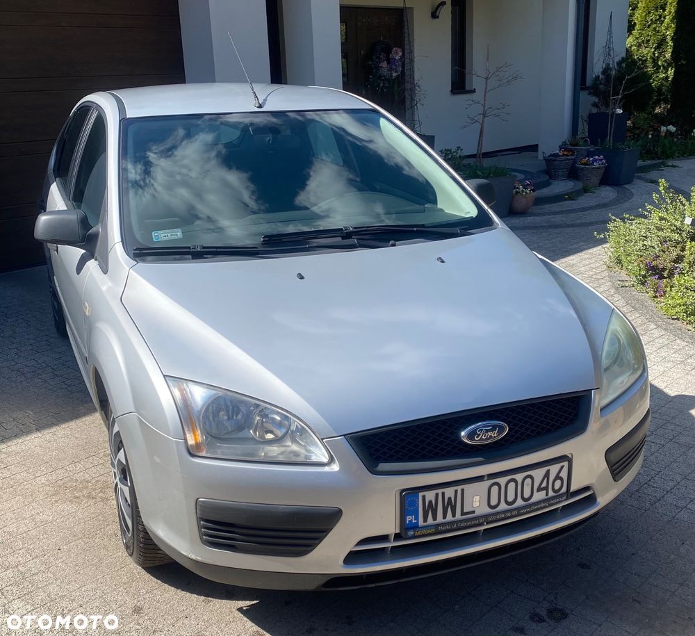 Ford Focus 1.6 Trend + - 1