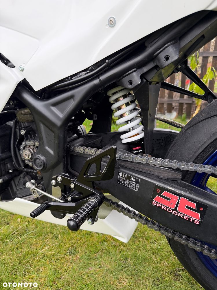 Yamaha R3 - 3
