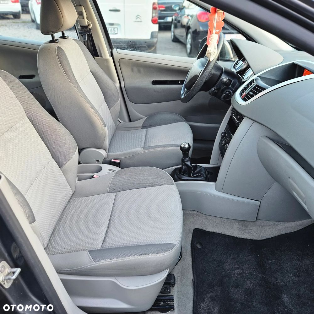 Peugeot 207 1.4 - 22