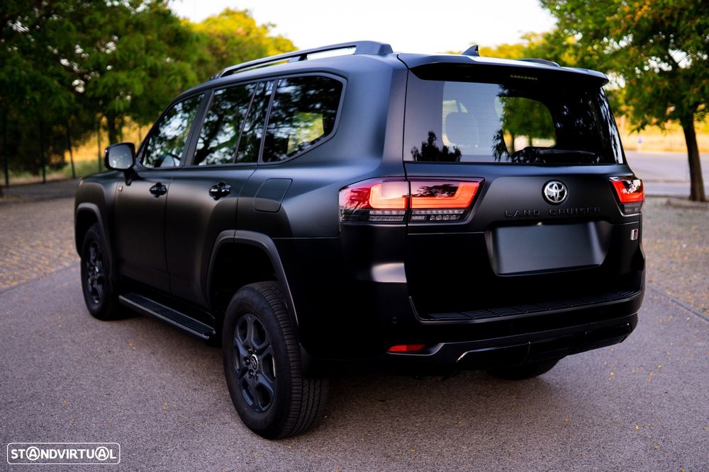 Toyota Land Cruiser - 5