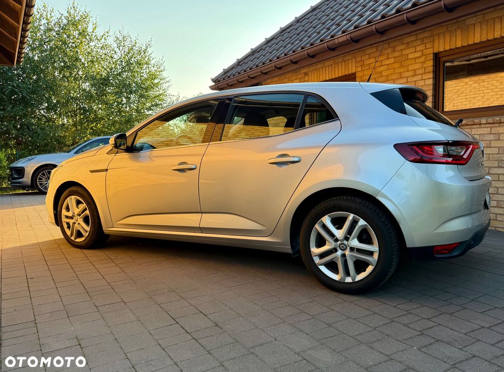 Renault Megane 1.5 dCi Zen EDC - 8