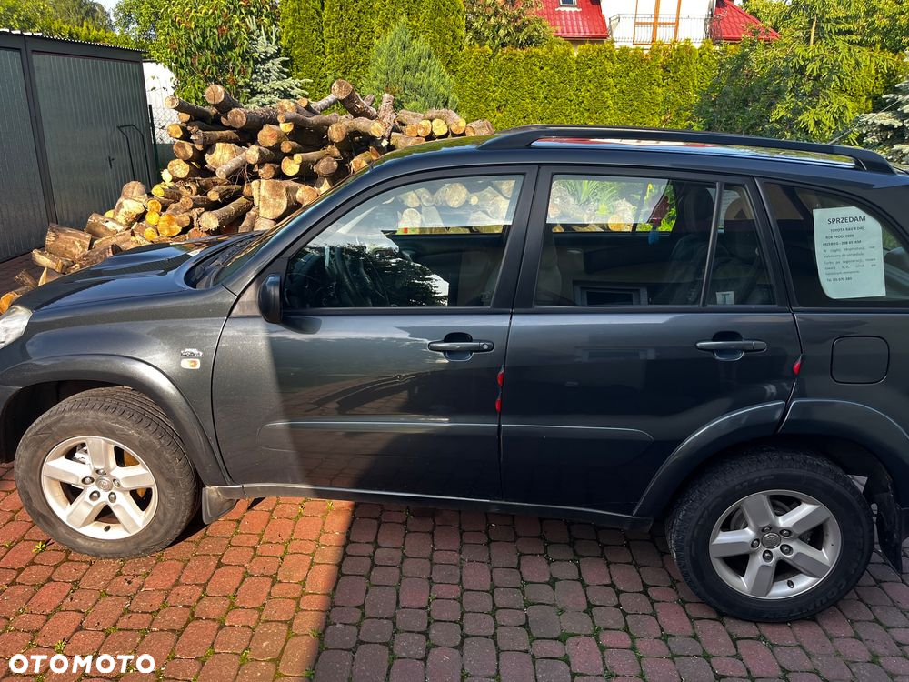 Toyota RAV4 2.0 D-4D 4x4 - 2