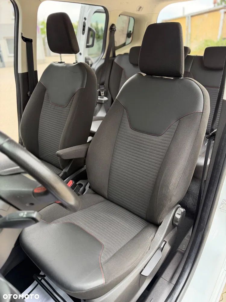 Ford Tourneo Courier 1.0 EcoBoost S&S Titanium - 10
