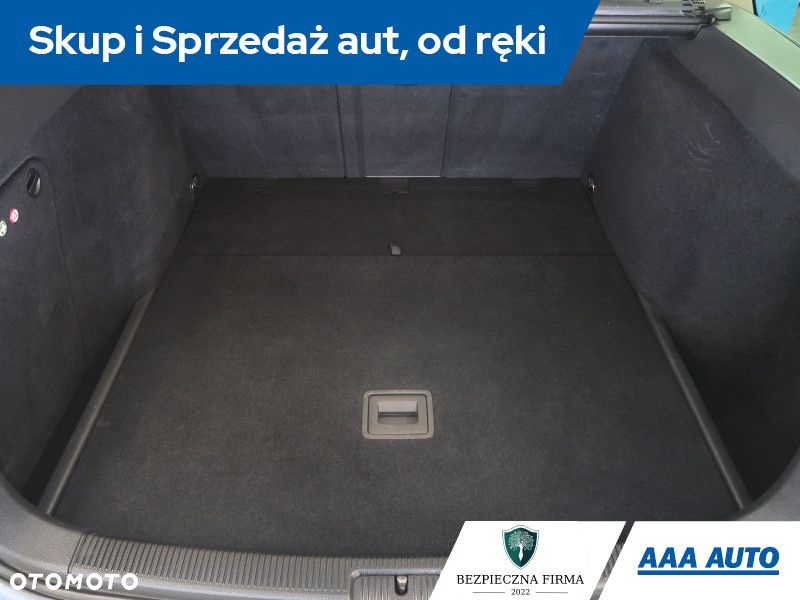 Volkswagen Golf - 14