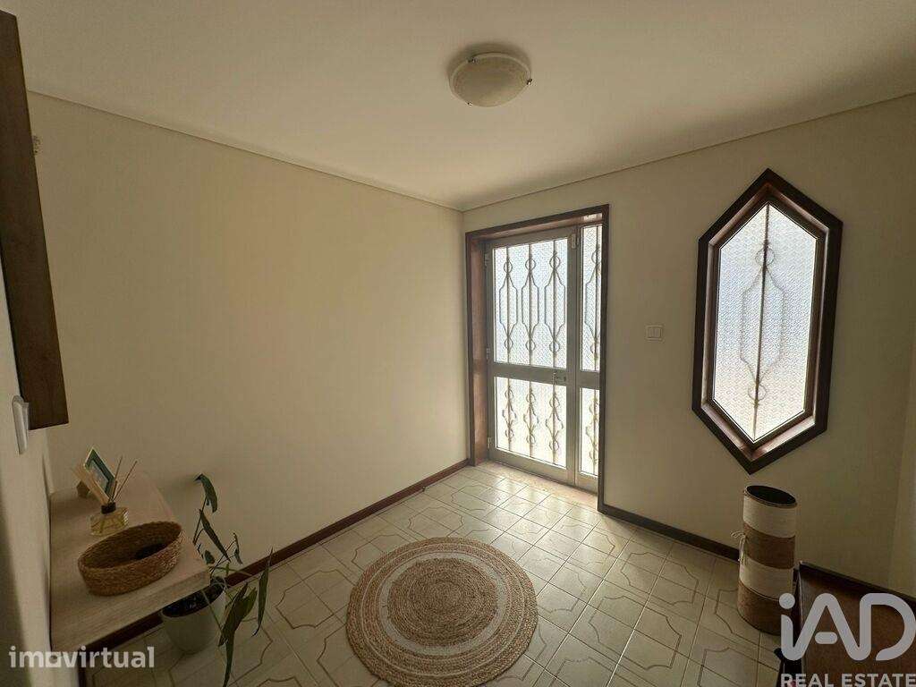 Casa / Villa T4 em Oiã de 181,00 m2 - Grande imagem: 4/27