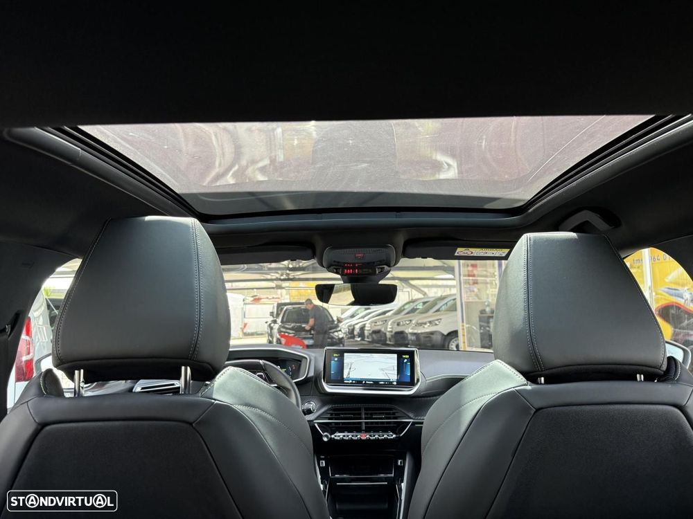 Peugeot e-208 GT - 47