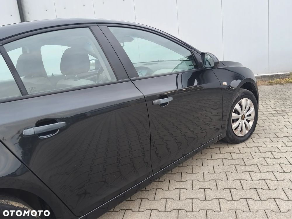 Chevrolet Cruze - 24