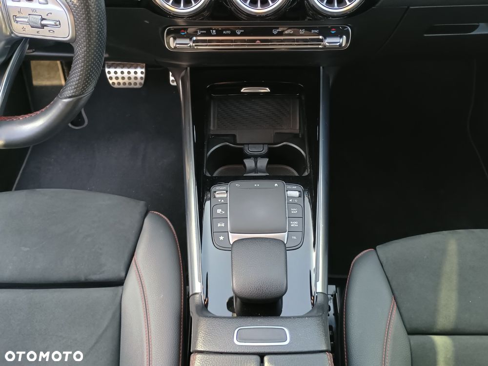 Mercedes-Benz GLA 200 d 4-Matic AMG Line - 29