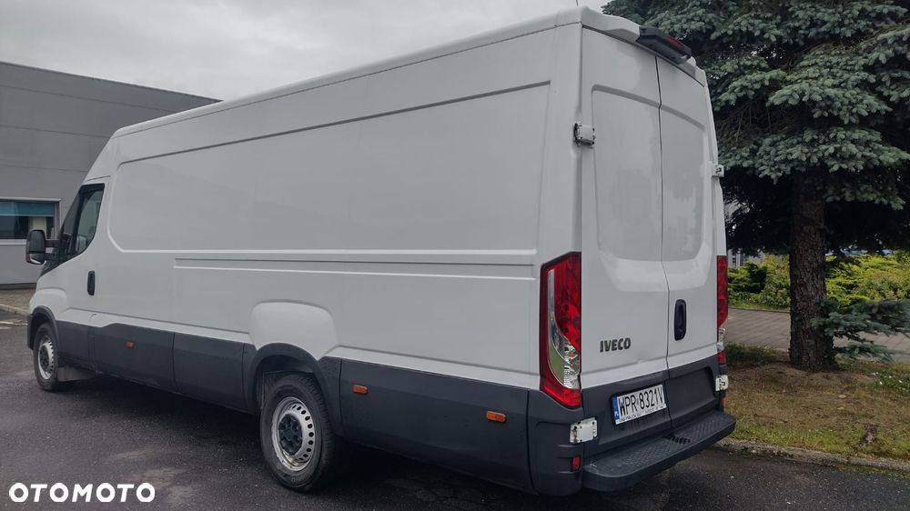 Iveco DAILY 35S14 A8V 16m3 Automat L4H2 mały przebieg - 9