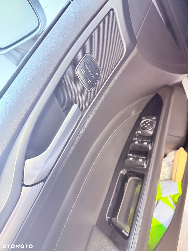 Ford Mondeo 2.0 TDCi Titanium PowerShift - 11