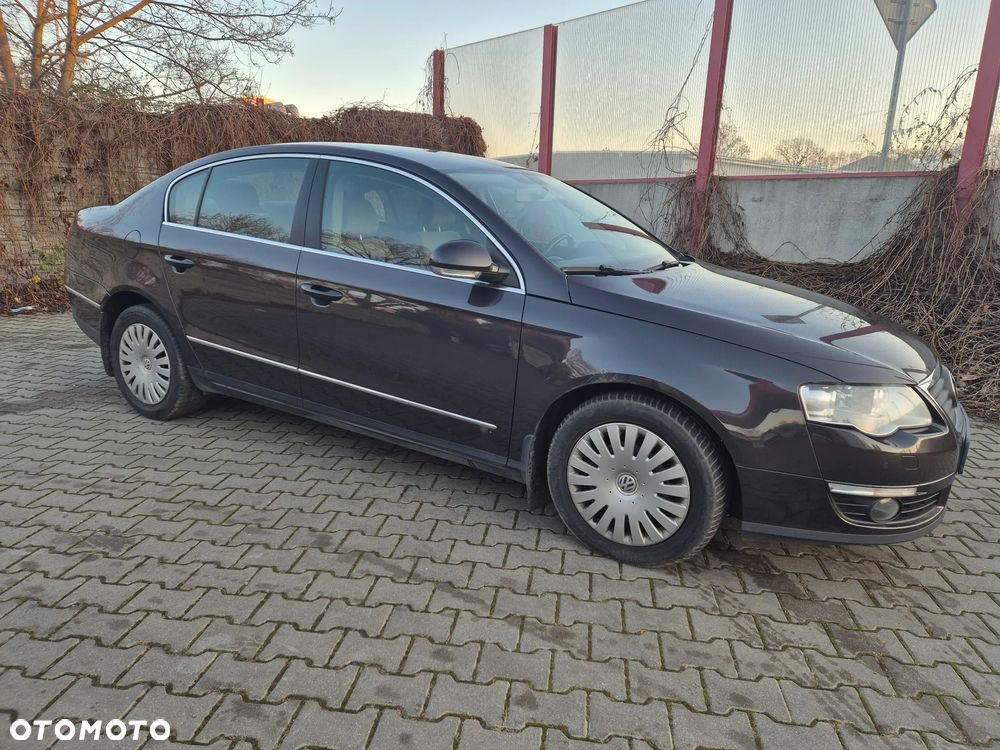 Volkswagen Passat 2.0 TDI DPF Highline - 22