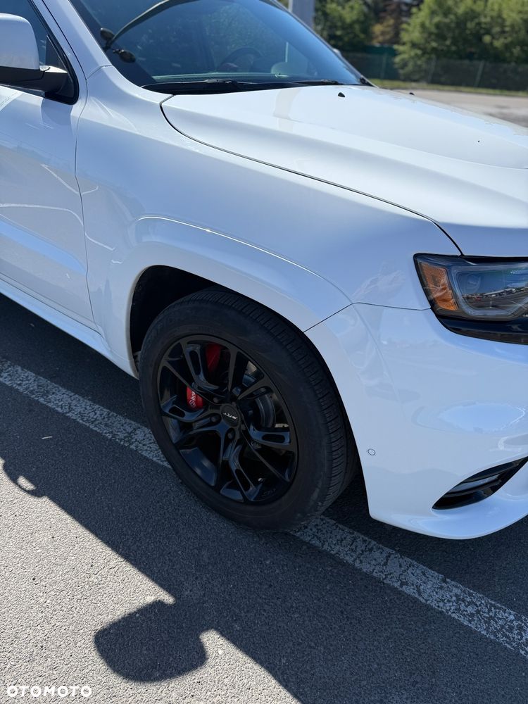 Jeep Grand Cherokee SRT - 3