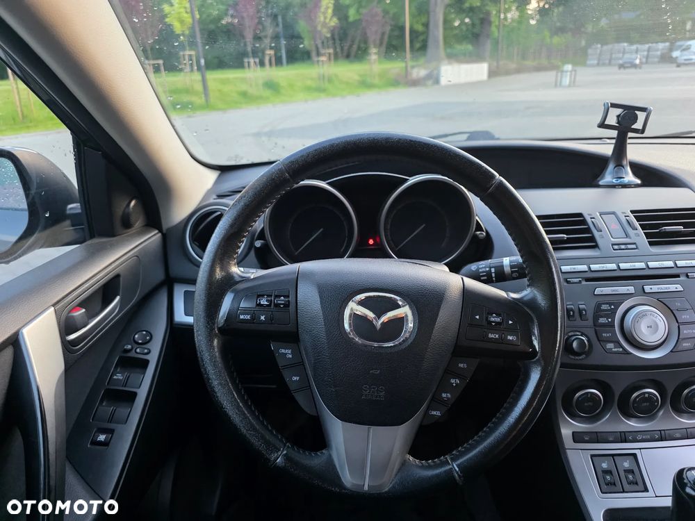 Mazda 3 1.6 Active + - 9
