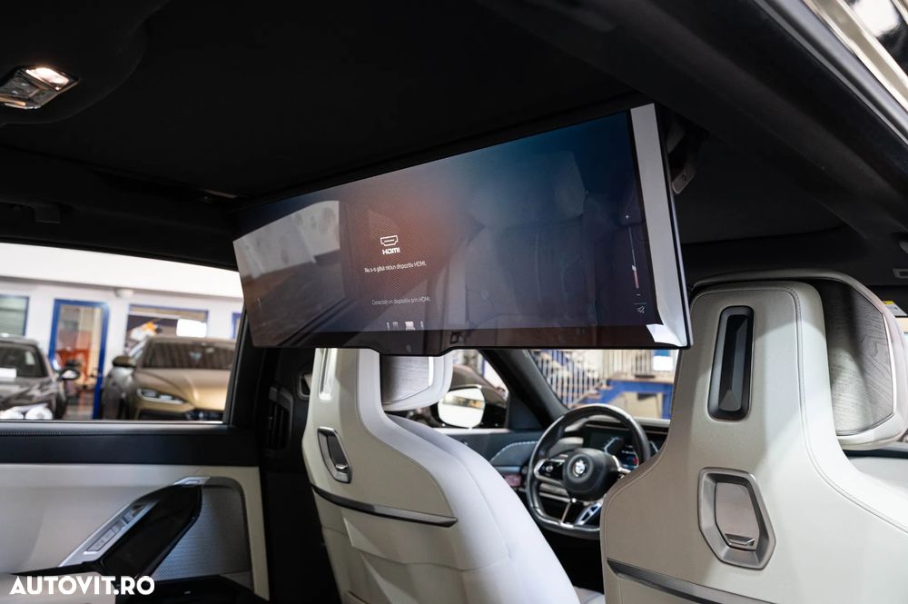 BMW Seria 7 740d xDrive MHEV - 33