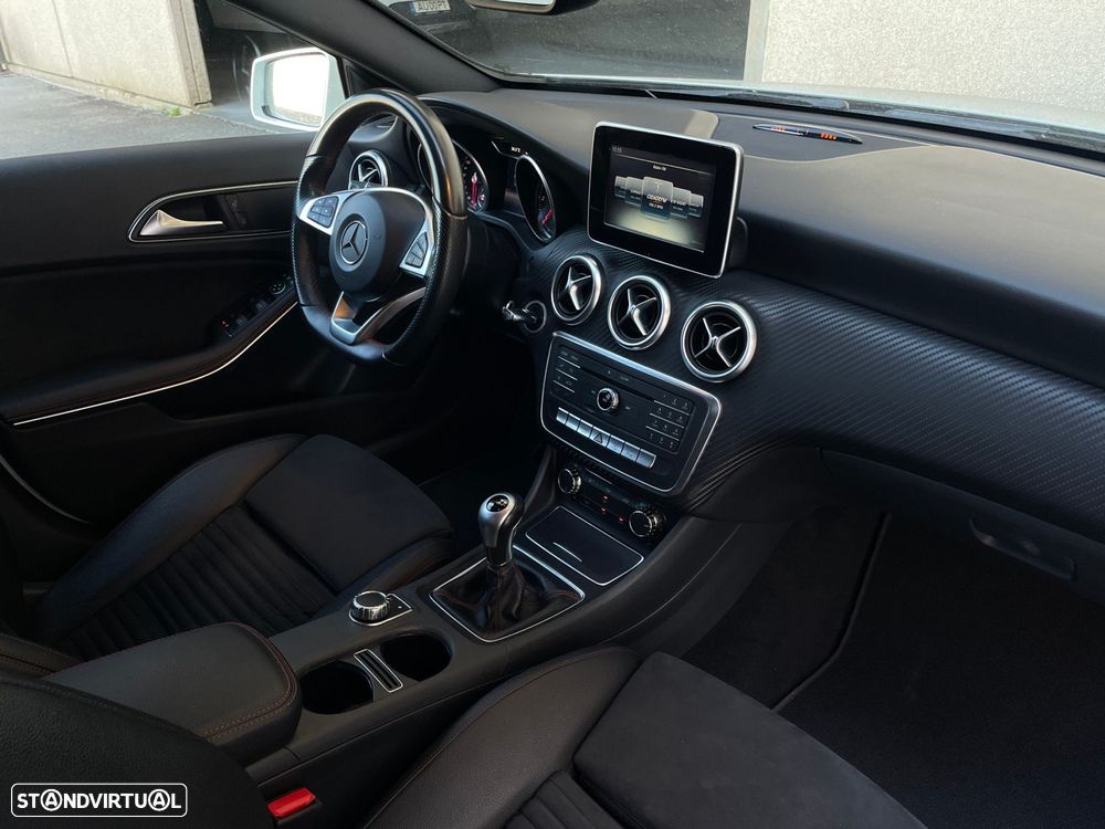 Mercedes-Benz A 180 d AMG Line - 16