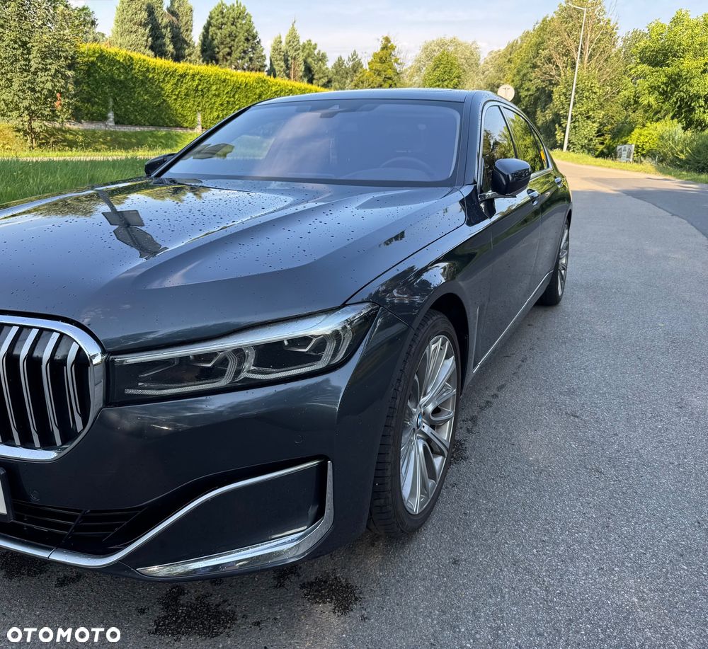 BMW Seria 7 740Li - 1