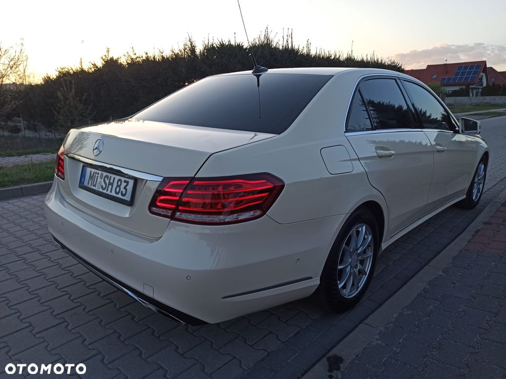Mercedes-Benz Klasa E 220 BlueTEC 4Matic 7G-TRONIC - 16