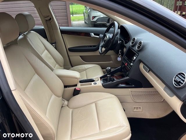 Audi A3 Sportback 1.8 TFSI Ambition - 16