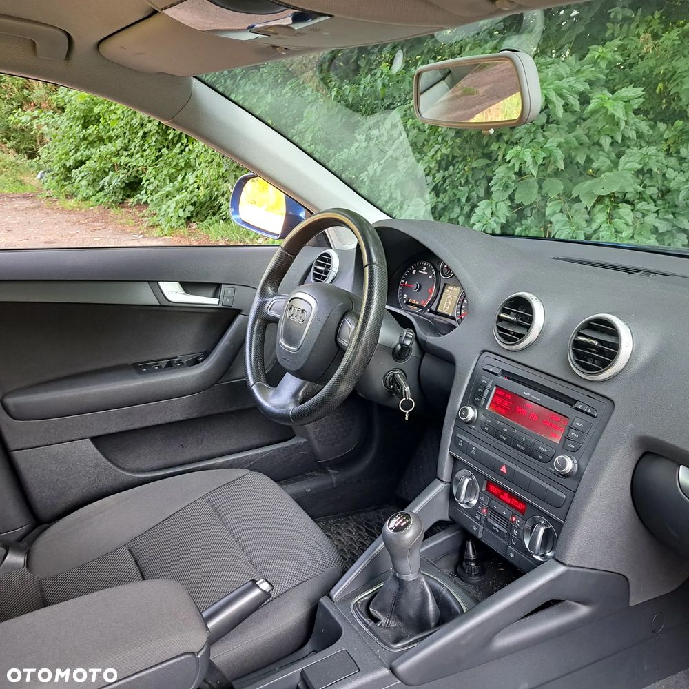 Audi A3 Sportback 1.6 TDI DPF Attraction - 11
