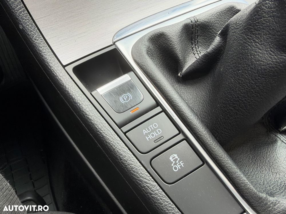 Volkswagen Passat 1.6 TDI BlueMotion Technology Comfortline - 21