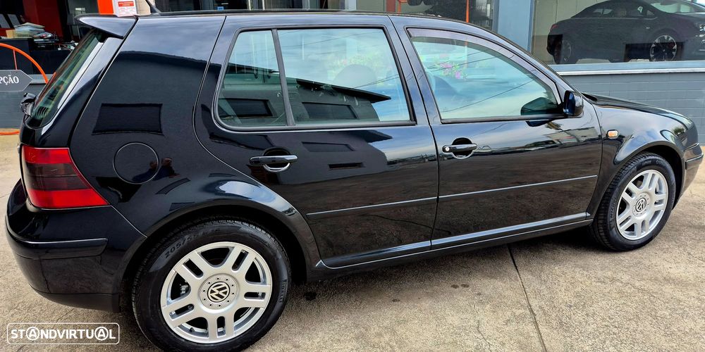 VW Golf 1.9 TDi 25 Anos - 17