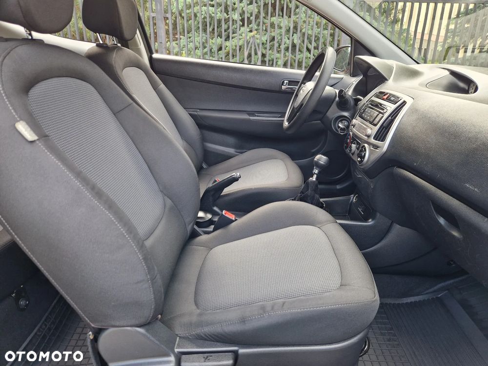 Hyundai i20 - 20