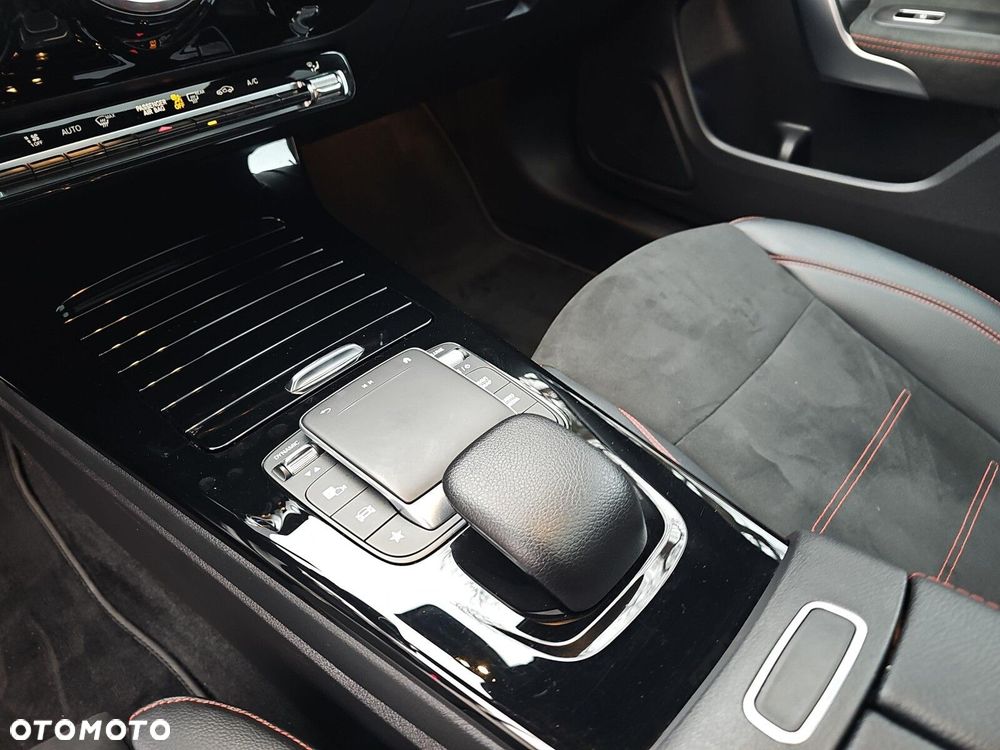 Mercedes-Benz CLA - 22