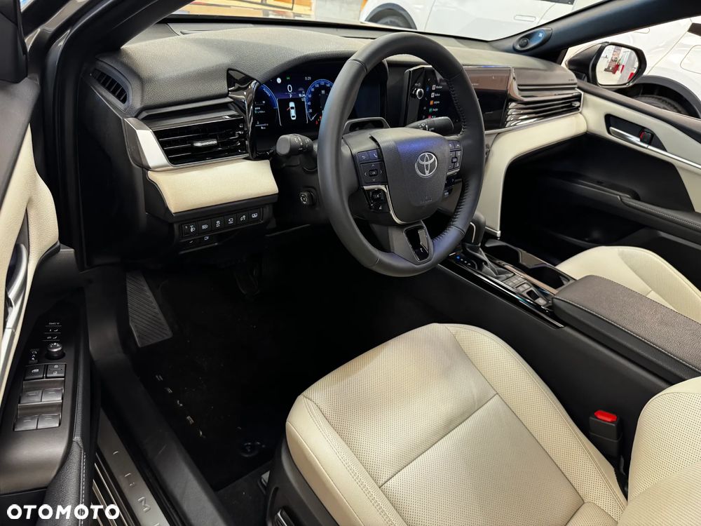 Toyota Camry 2.5 Hybrid Dynamic Force Executive e-CVT - 10