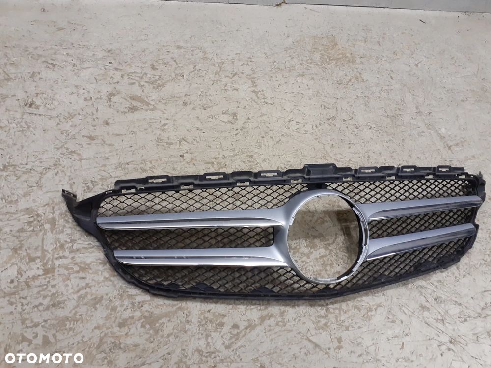 GRILL ATRAPA MERCEDES C-KLASA W205 2014-2017R A2058800183 - 2