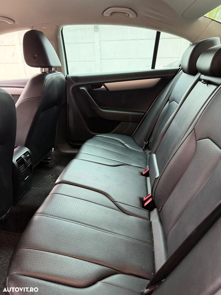 Volkswagen Passat 2.0 TDI BlueMotion Technology DSG Highline - 6