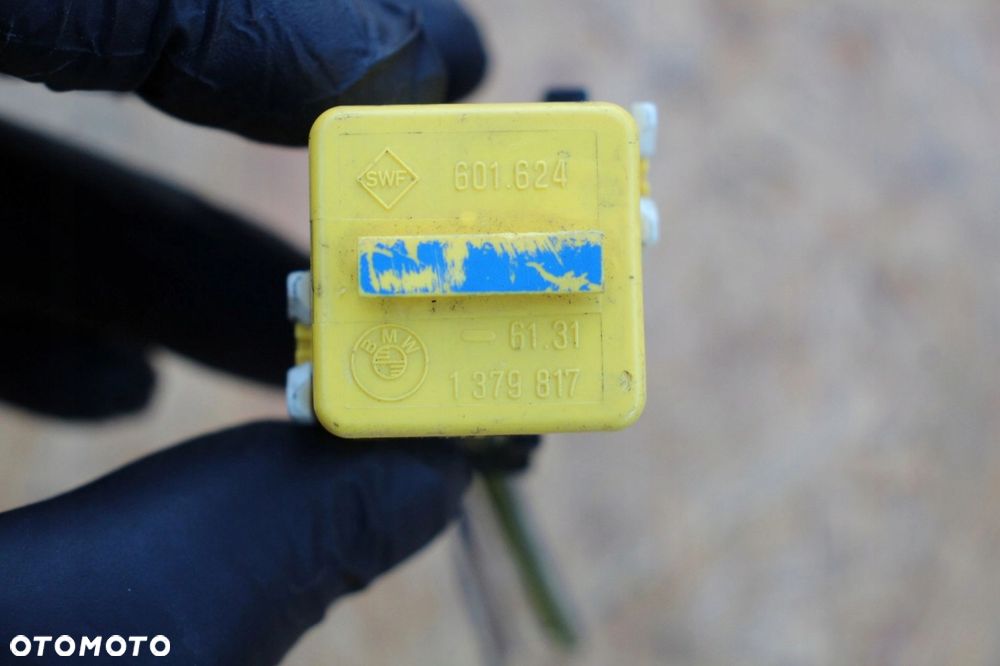 Przekaźnik BMW żółty 1379817 - 2