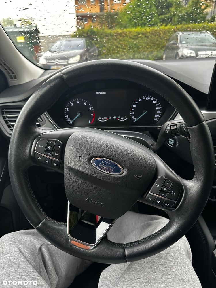 Ford Focus 1.0 EcoBoost Titanium - 12